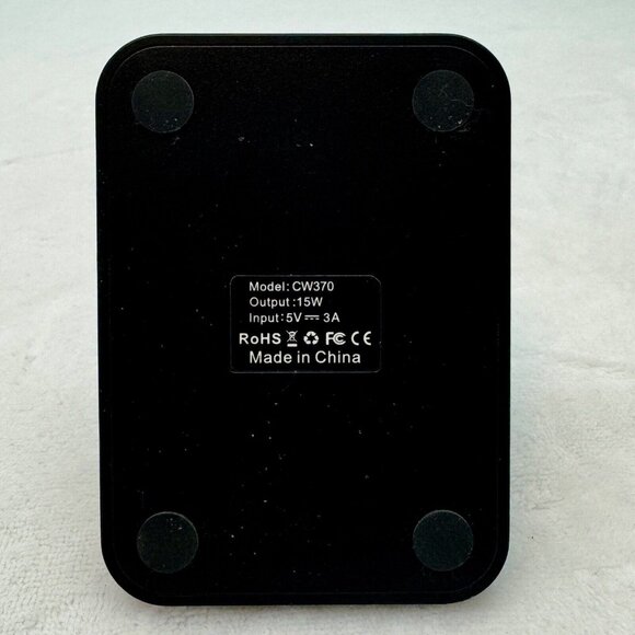 3 in 1 Charging Dock for iPhone & Airpods (Lighting) & Apple Watch (Wireless) - Picture 6 of 11